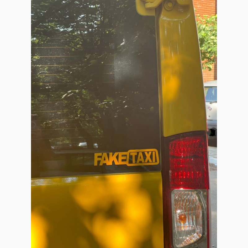 Фото 4. Наклейка FakeTaxi жёлтая светоотражающая на авто-мото