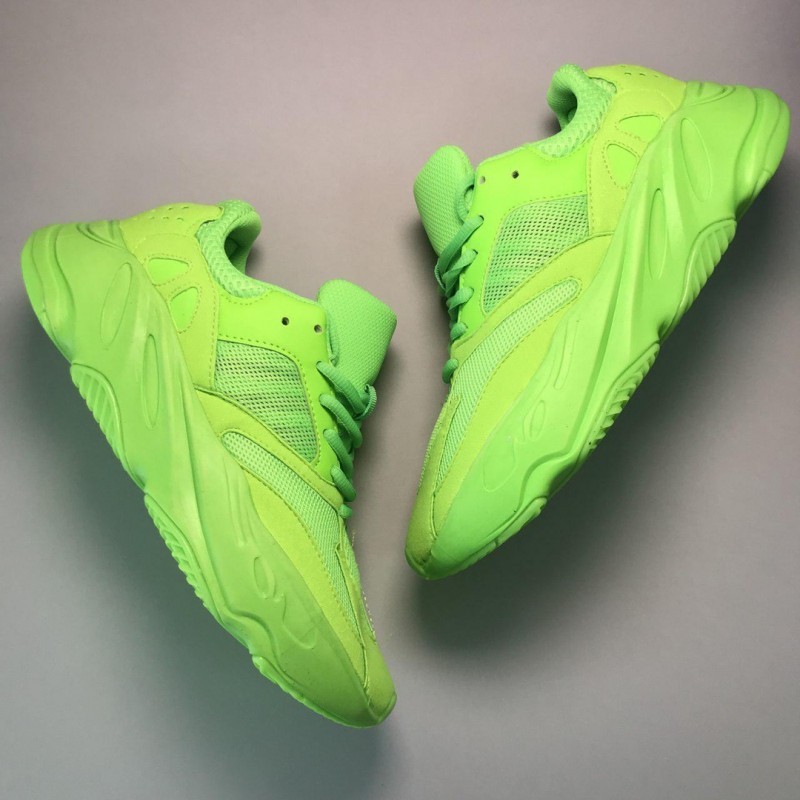 Фото 2. НОВИНКА: Adidas Yeezy Boost 700 Green Neon