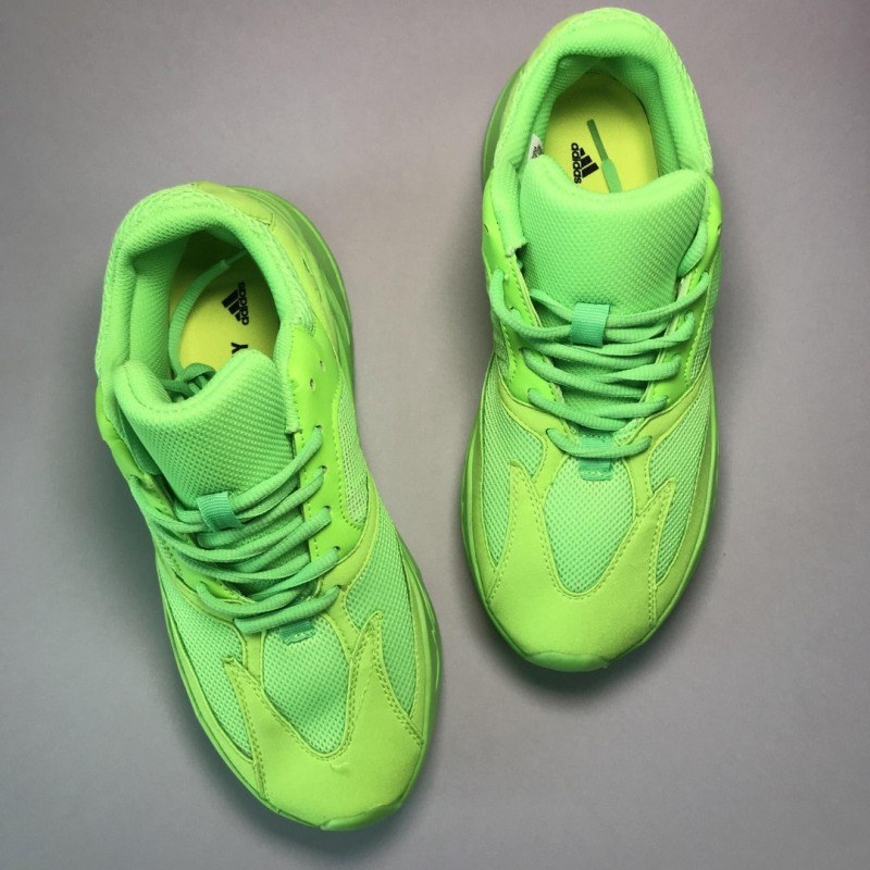 Фото 3. НОВИНКА: Adidas Yeezy Boost 700 Green Neon