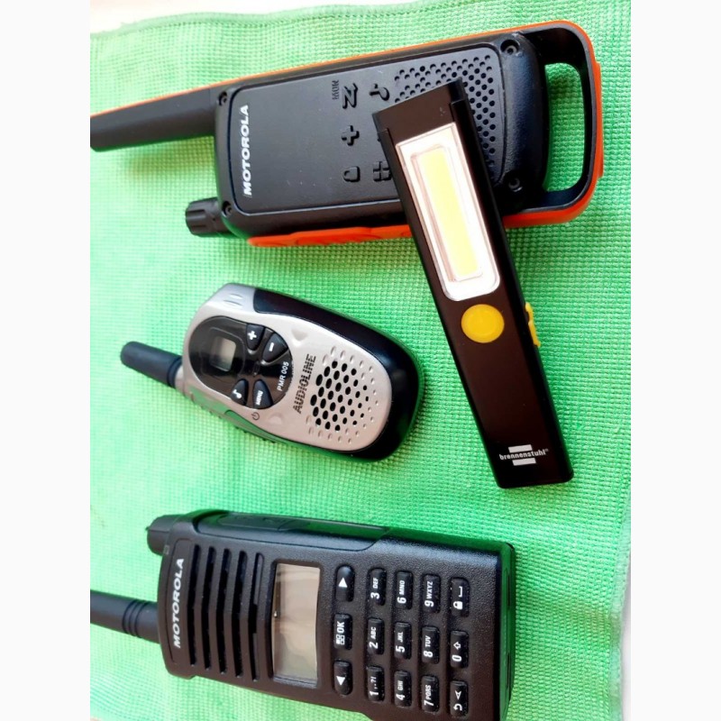 Фото 2. Професійна радіостанція Motorola XT460