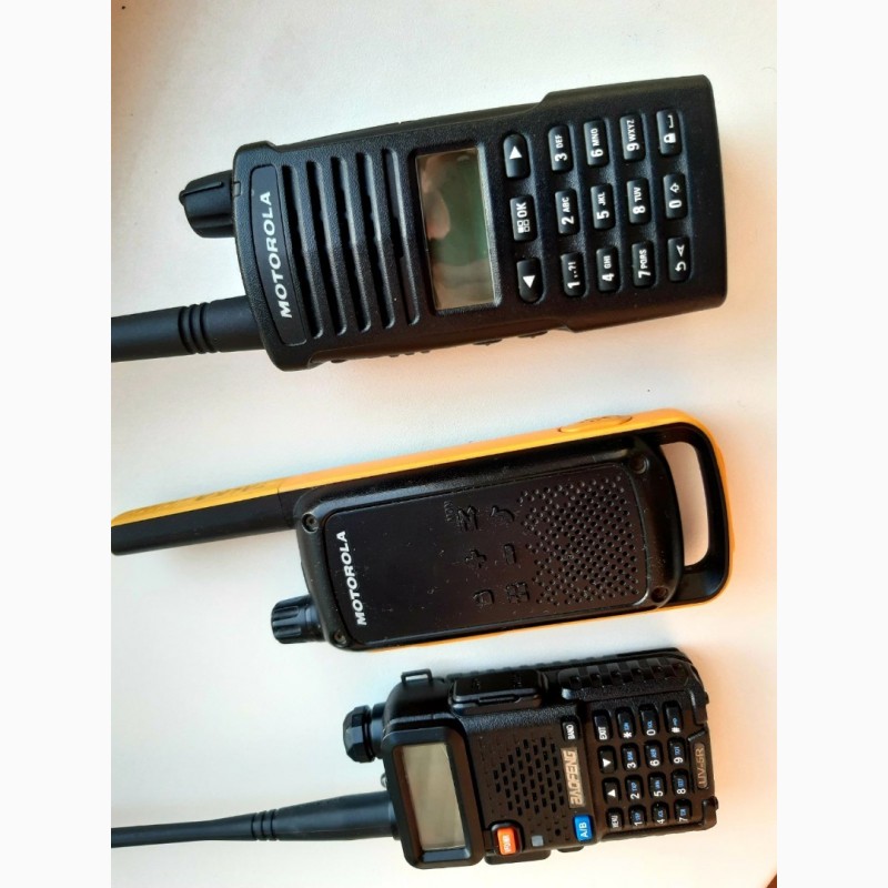 Фото 4. Професійна радіостанція Motorola XT460