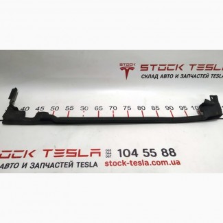 Уплотнитель двери задней левой передний Tesla model S, model S REST 1005422