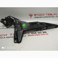 Кронштейн внутренний правый стойки C Tesla model S, model S REST 1009273-00