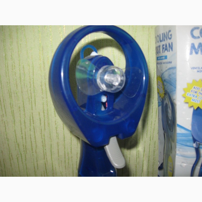 Фото 3. Вентилятор ручний з оприскувачем обличчя водою