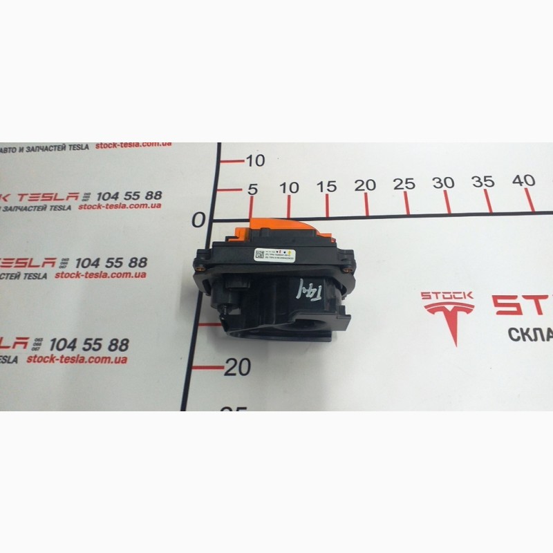 Фото 7. Порт зарядки (под электрический привод) GEN2 Tesla model X S REST 1026041-0