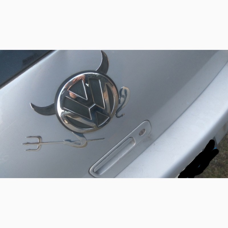Фото 6. Наклейка на авто Выпуклая наклейка Чёртик Серебро на эмблему авто