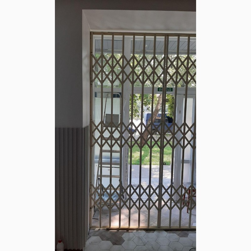Фото 9. Розсувні решітки металеві на вікна, двері, вітрини Виробництво і установка Киев