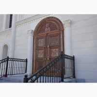 Церковні Двері в Церкву