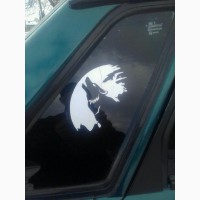 Наклейка на авто Волк Белая светоотражающая, Чёрная