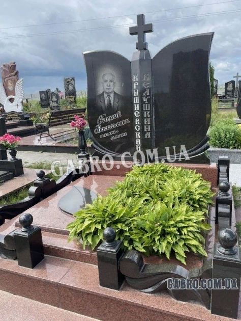 Фото 5. Памятники из гранита от фирмы Gabro Коростышев