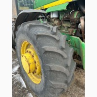 Трактор John Deere 8400